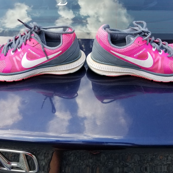 Nike shoeswomens size 7 running shoes - Picture 2 of 4